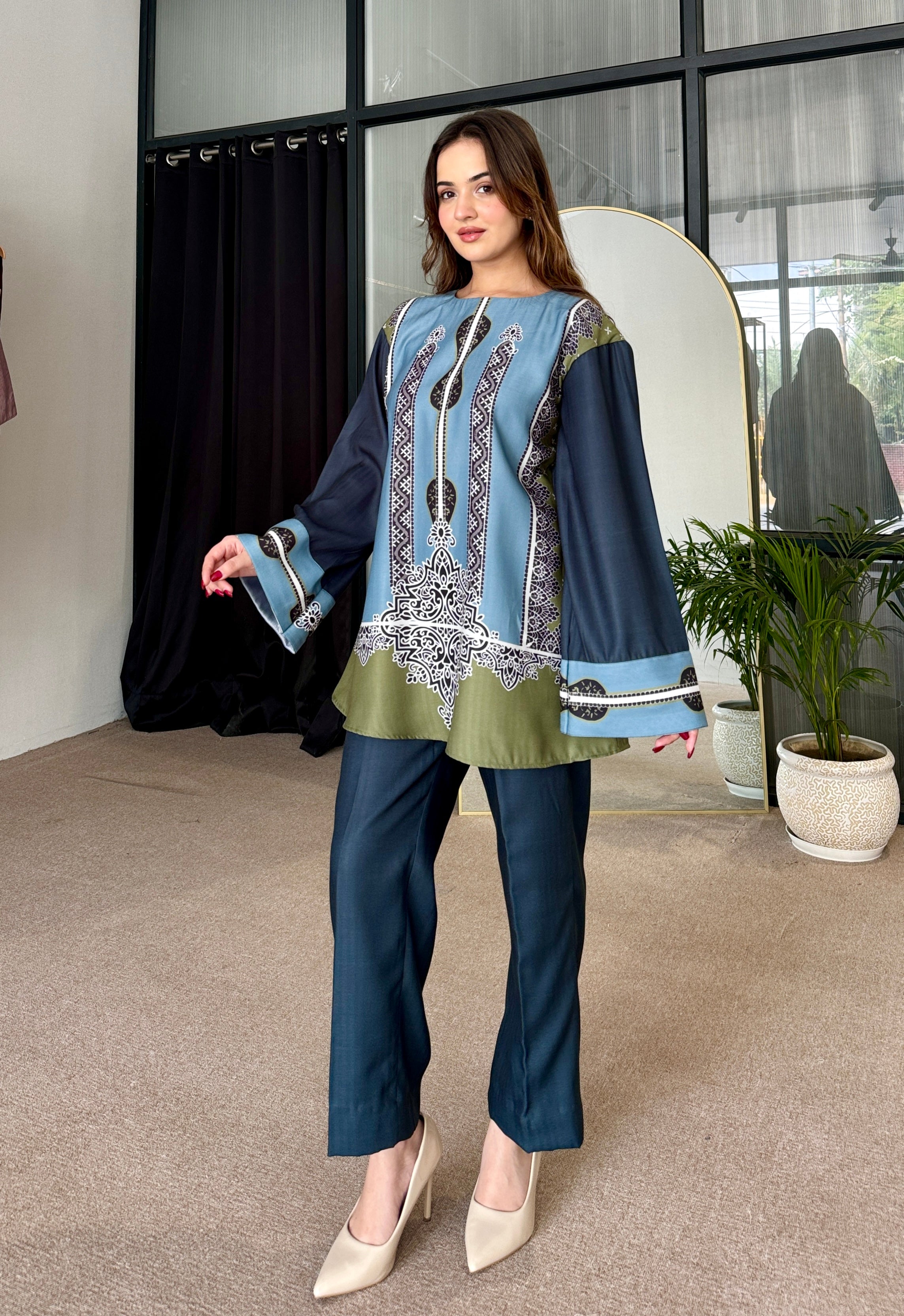 Emerald Elegance Pashmina Kurta Set