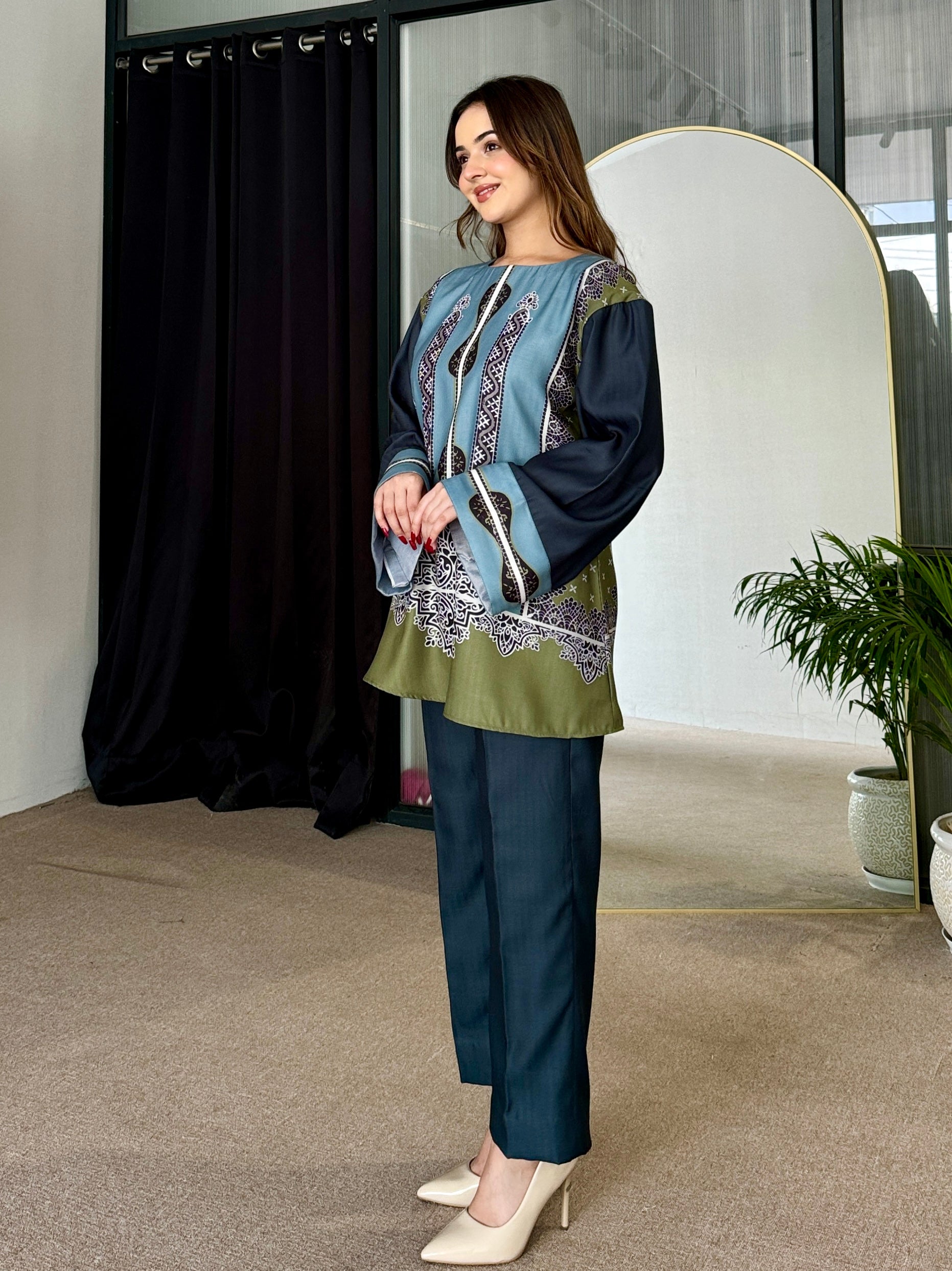 Emerald Elegance Pashmina Kurta Set