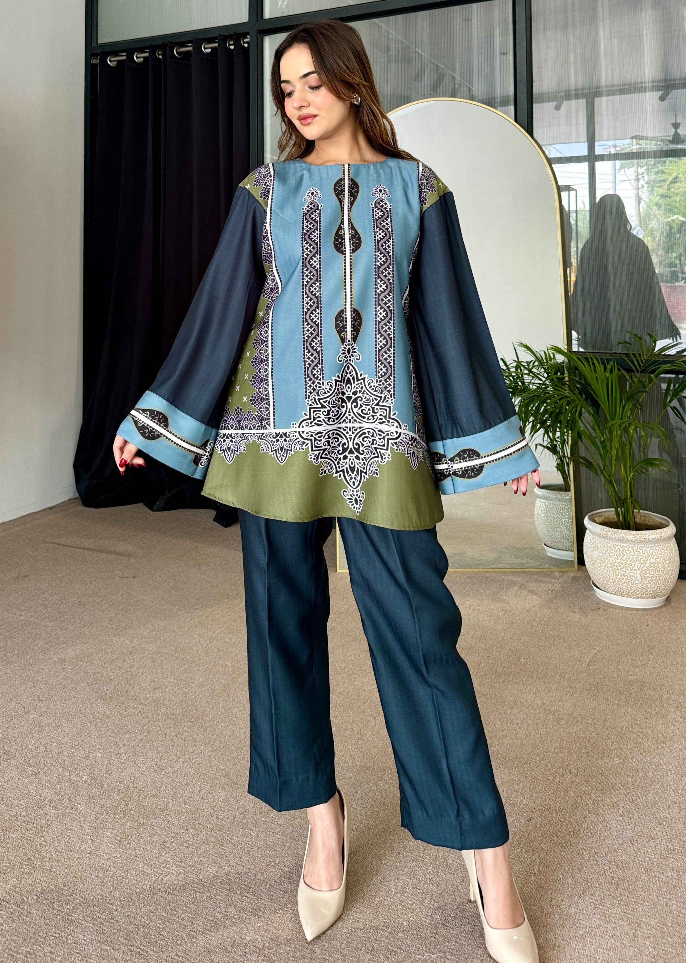 Emerald Elegance Pashmina Kurta Set